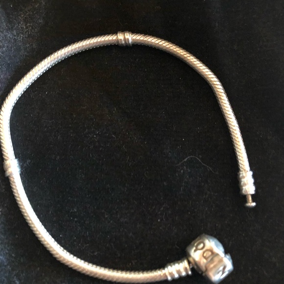 Pandora bracelet - Picture 2 of 2